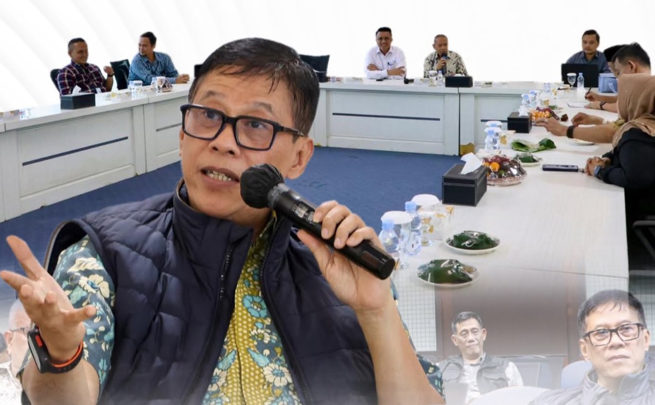 Kebijakan pemblokiran rekening milik Koordinator Aliansi Masyarakat Pati Bersatu (AMPB) Supriyono alias Botok oleh pihak Bank Mandiri