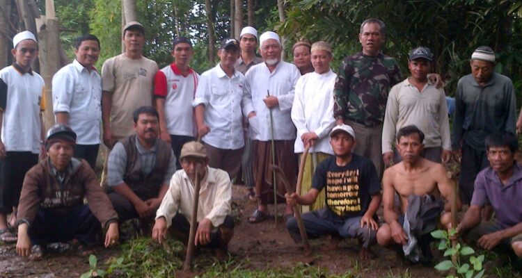 Komisi II DPRD Jawa Barat menegaskan pentingnya kepatuhan terhadap regulasi guna menuntaskan persoalan pengelolaan kawasan hutan